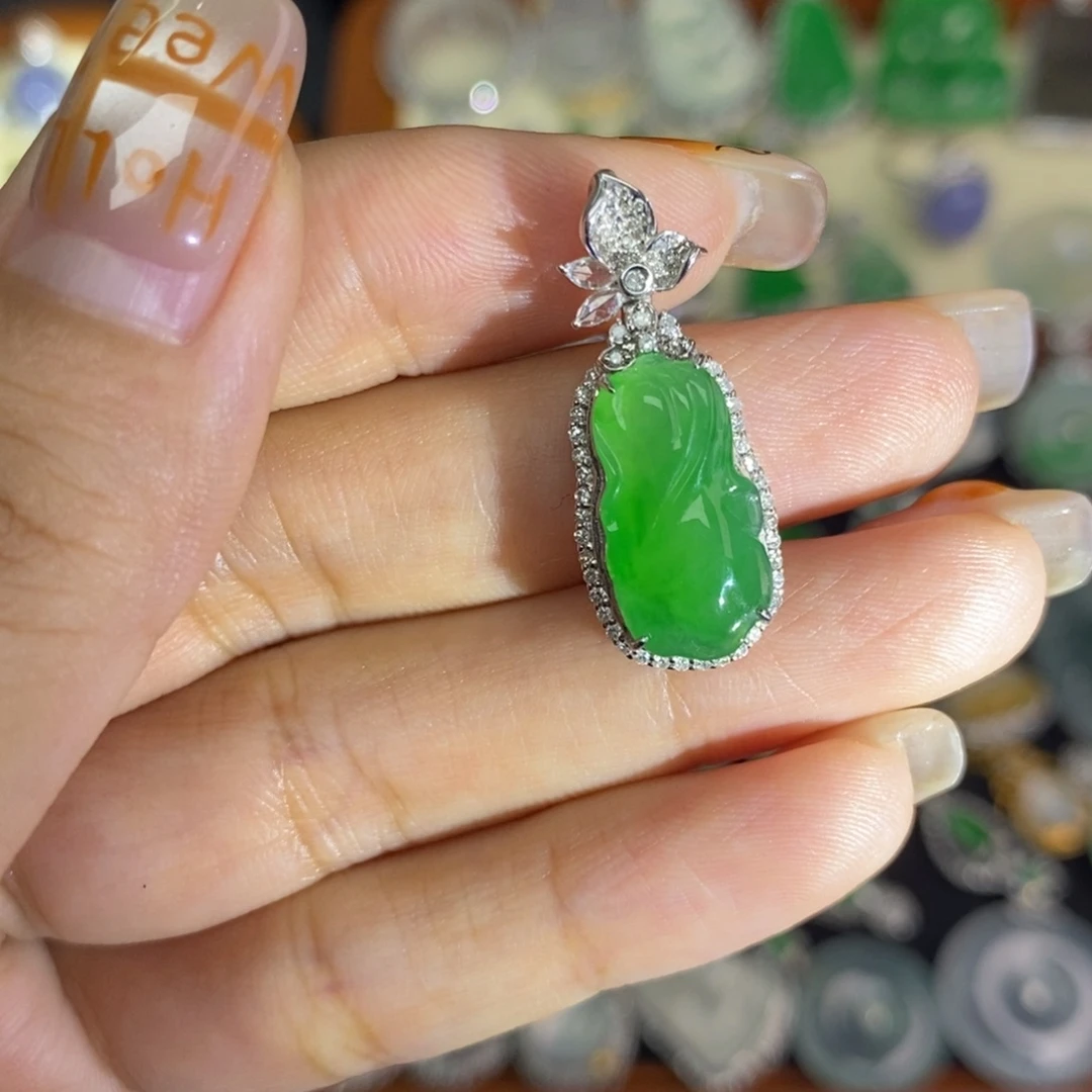 翡翠18K金镶嵌颈饰A