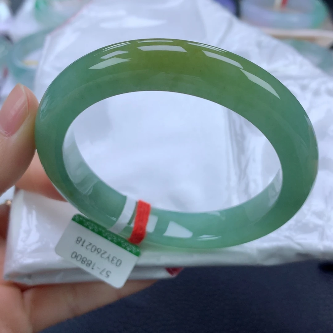 翡翠手镯未镶嵌57.9正