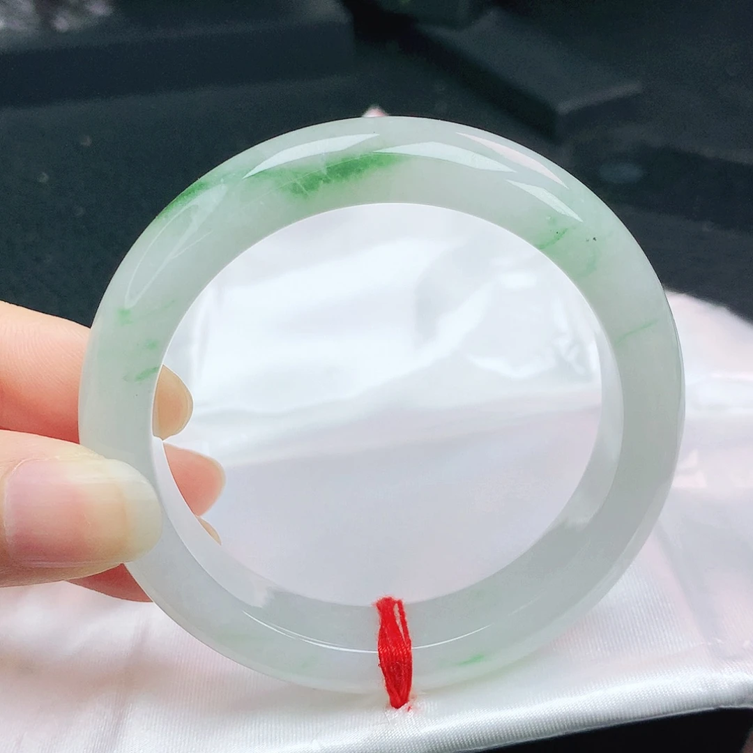 翡翠手镯未镶嵌正