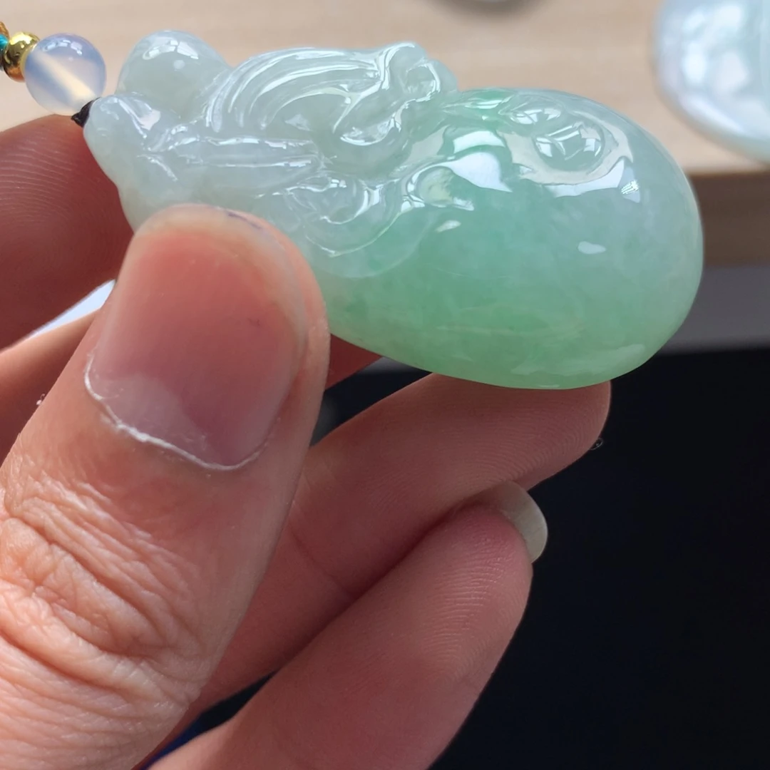 颈饰未镶嵌翡翠吊坠