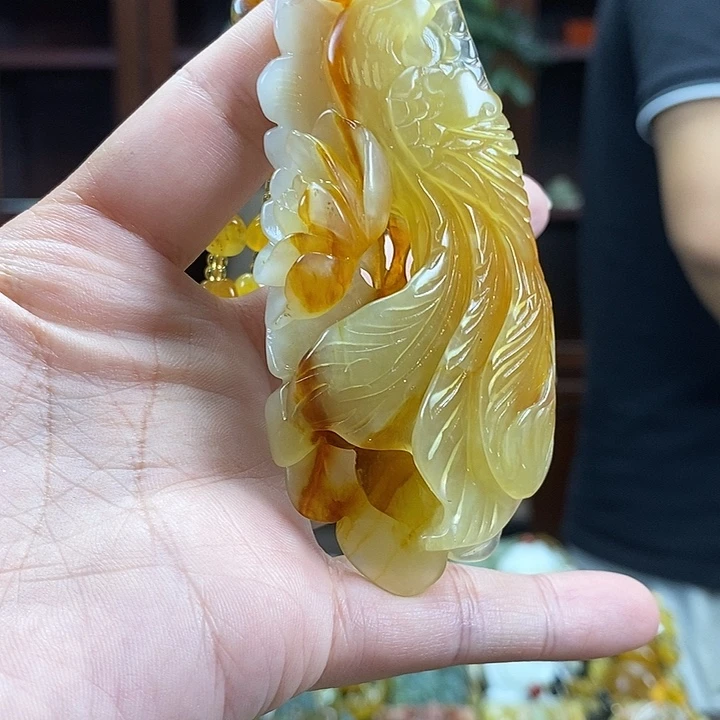 爱***朵蛇纹石玉未镶嵌颈饰