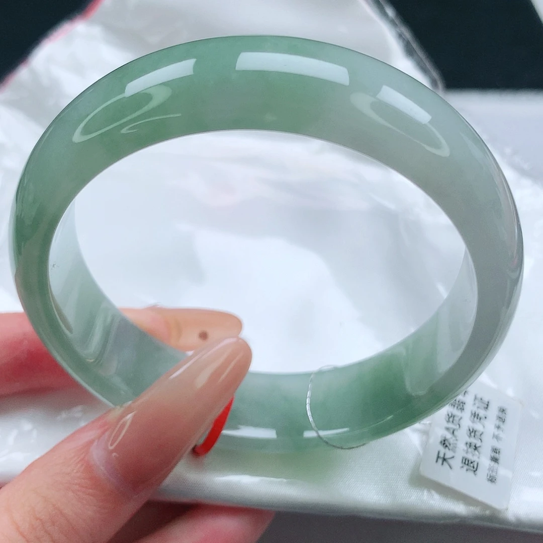 翡翠手镯未镶嵌58圈
