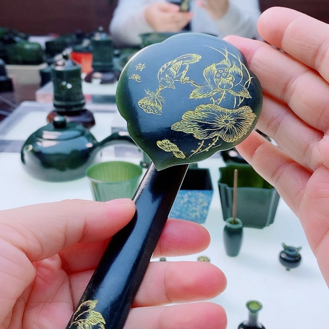 未镶嵌和田玉摆件