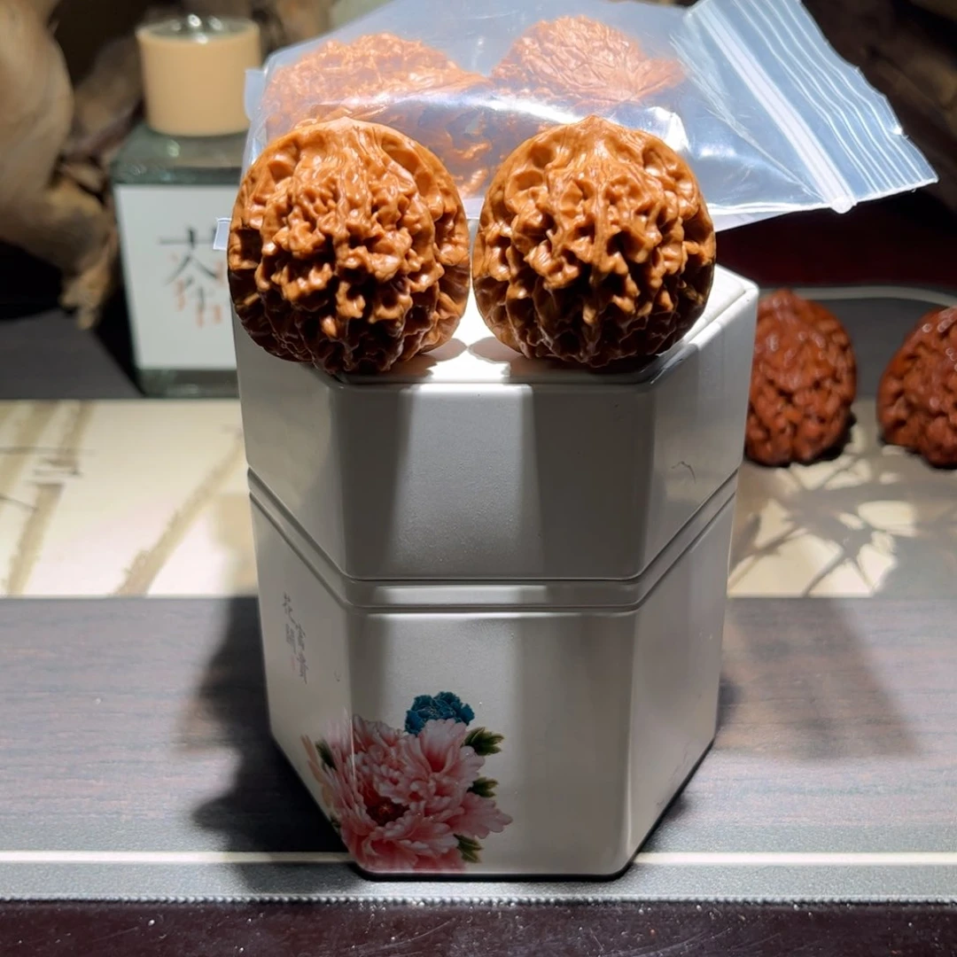 文玩核桃吊坠哦*哦秦