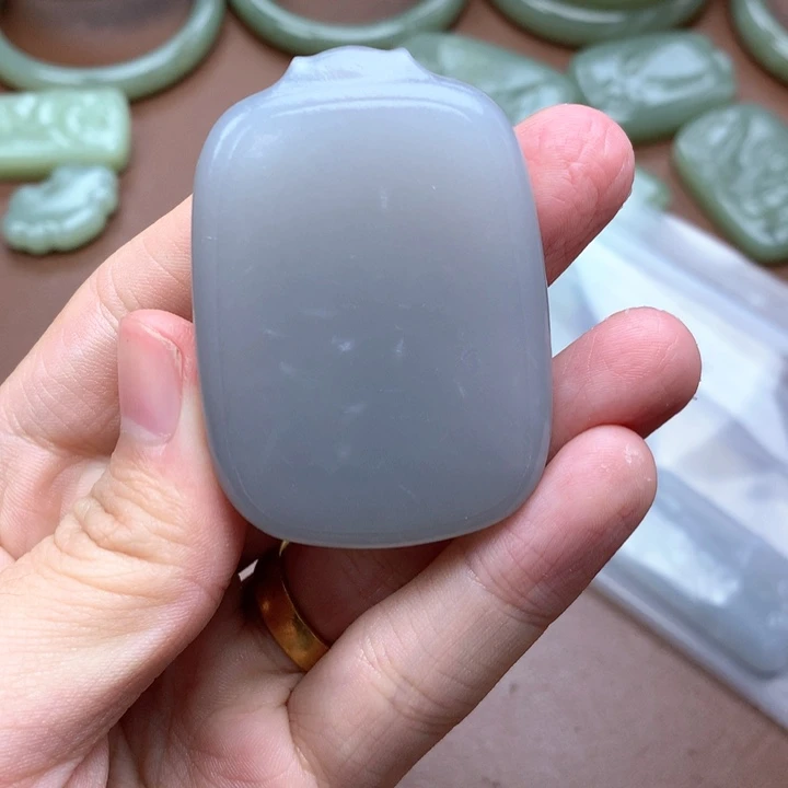 妙***哉和田玉未镶嵌手镯