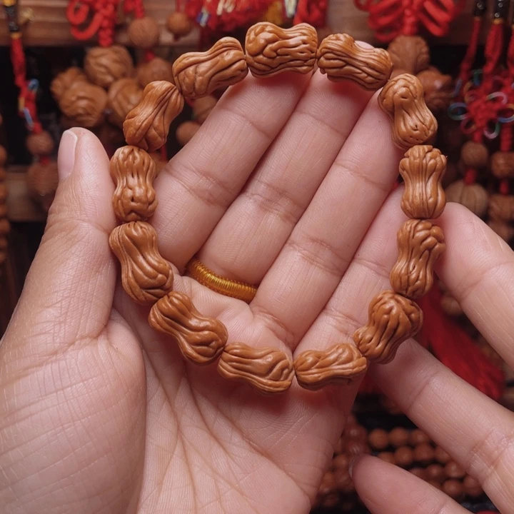 木质类龙纹桃枭挂件