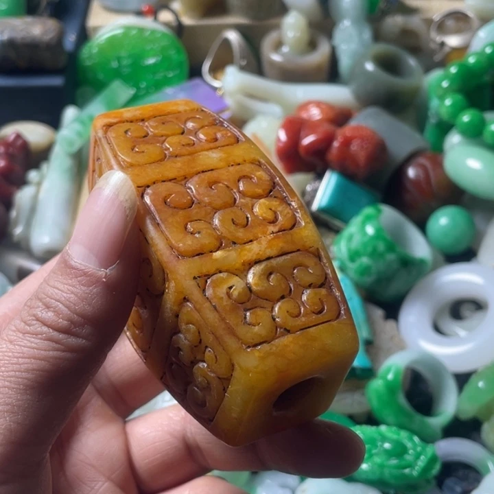 和田玉未镶嵌吊坠(不含链)