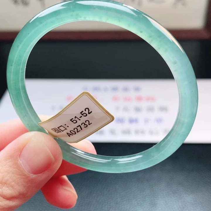 翡翠未镶嵌手镯翡翠手镯1