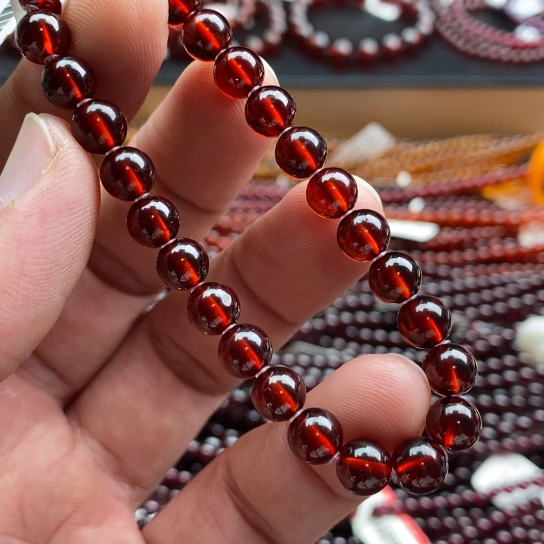 未镶嵌石榴石手链6.8mm毕业级血 珀红