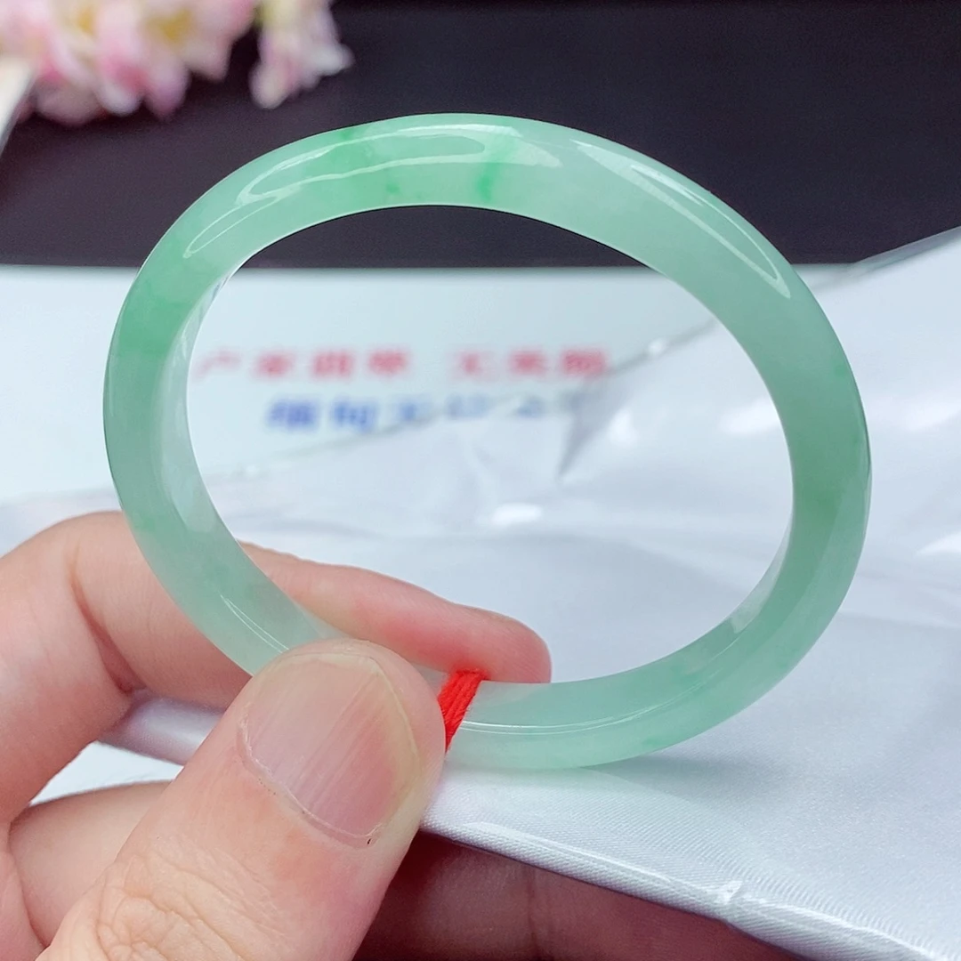 翡翠未镶嵌手镯52.5圈贵妃