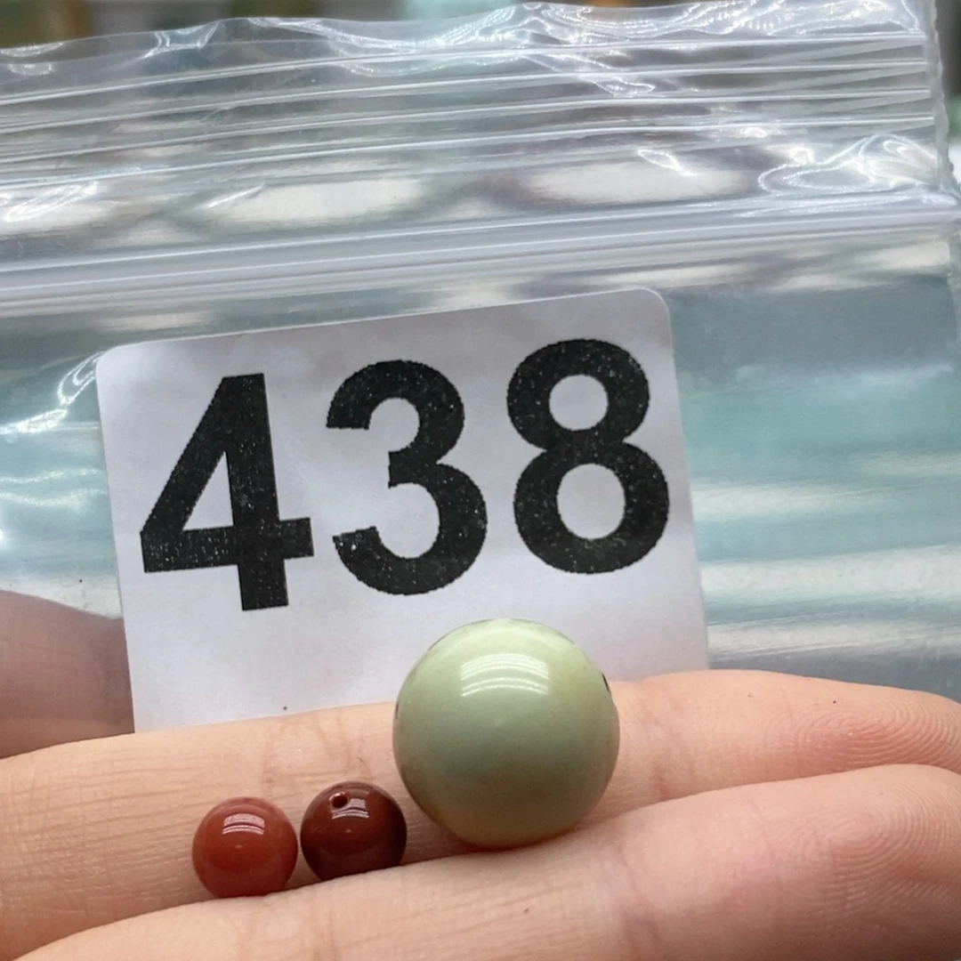 南红玛瑙颈饰未镶嵌月**风