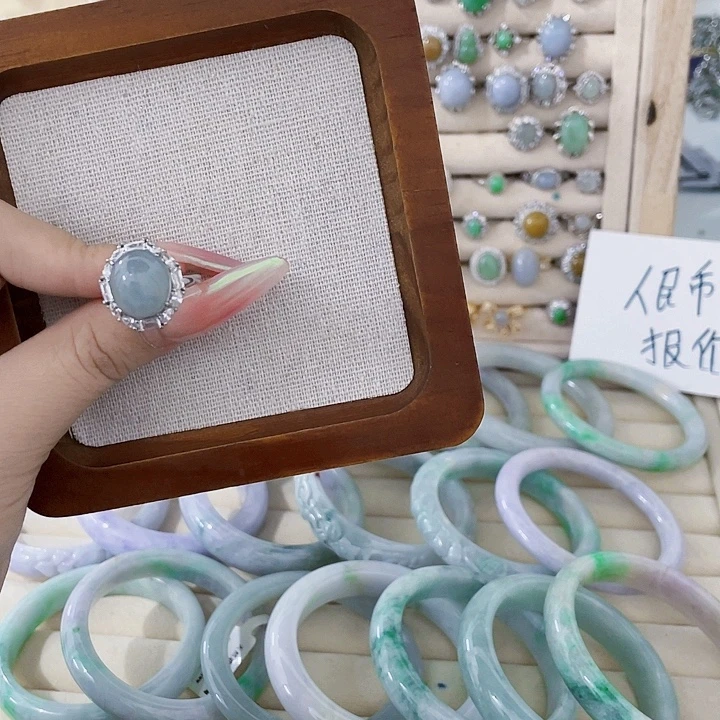 翡翠未镶嵌颈饰天然翡翠Ａ货