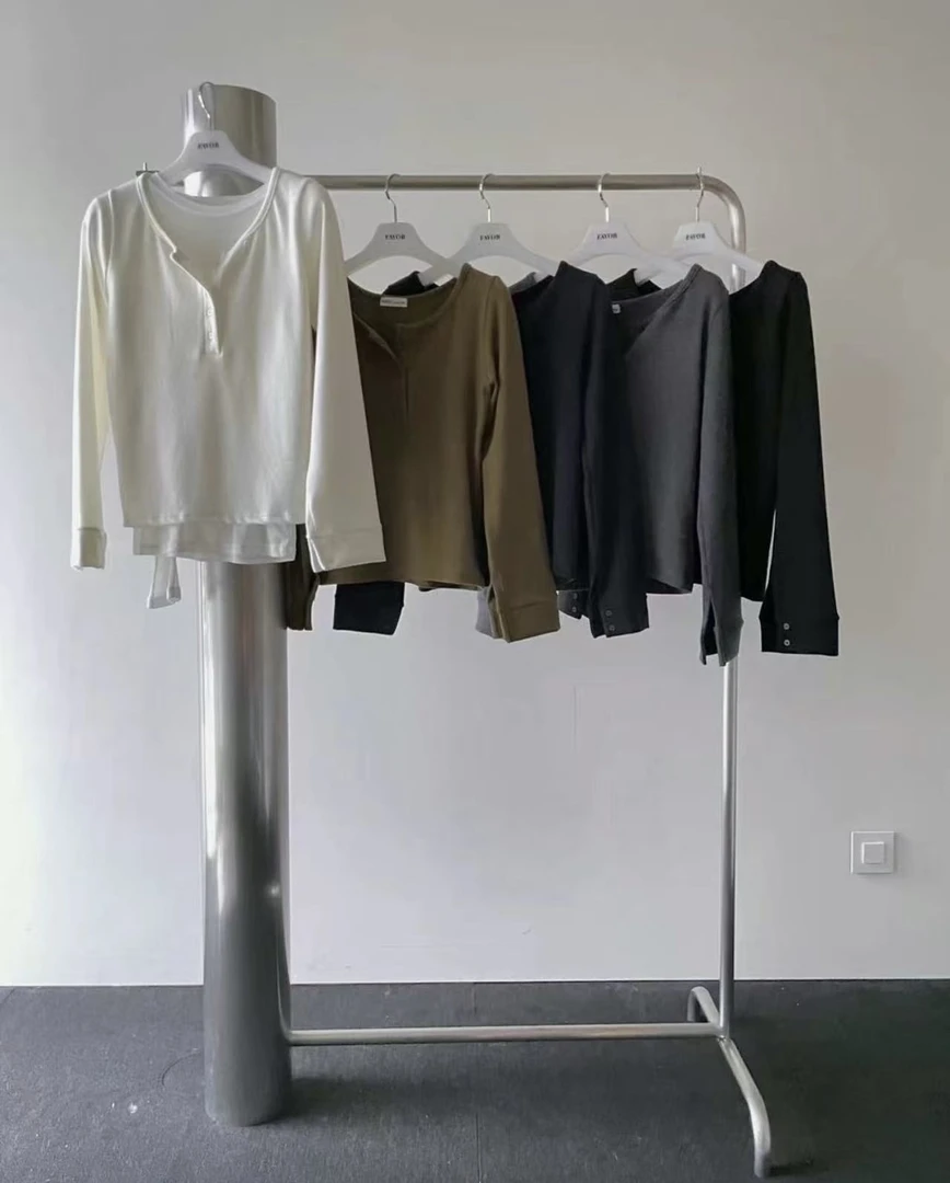 韩国欧尼圆领系扣百搭T恤打底衫