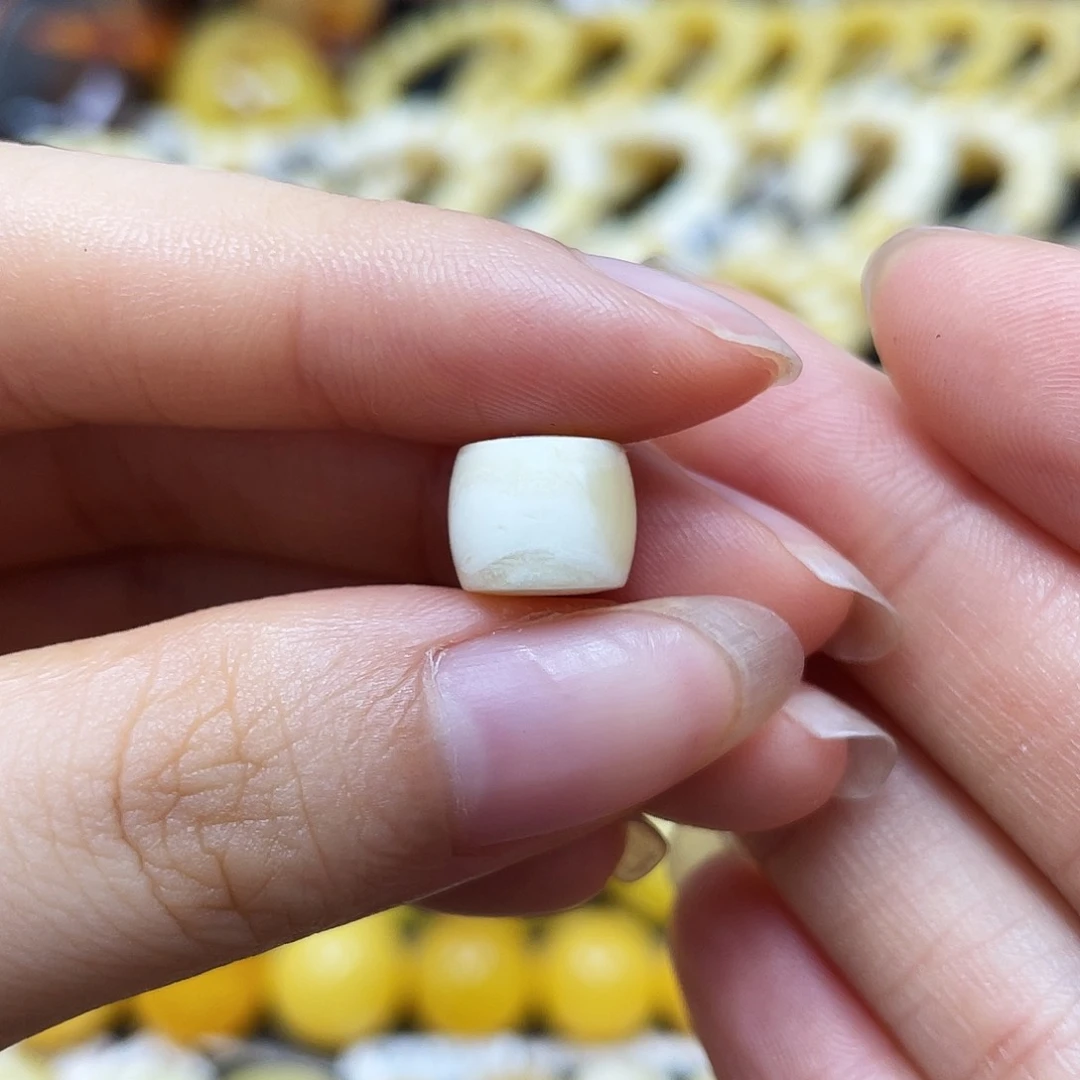 未镶嵌蜜蜡裸石直切9.6✖️8mm瑕