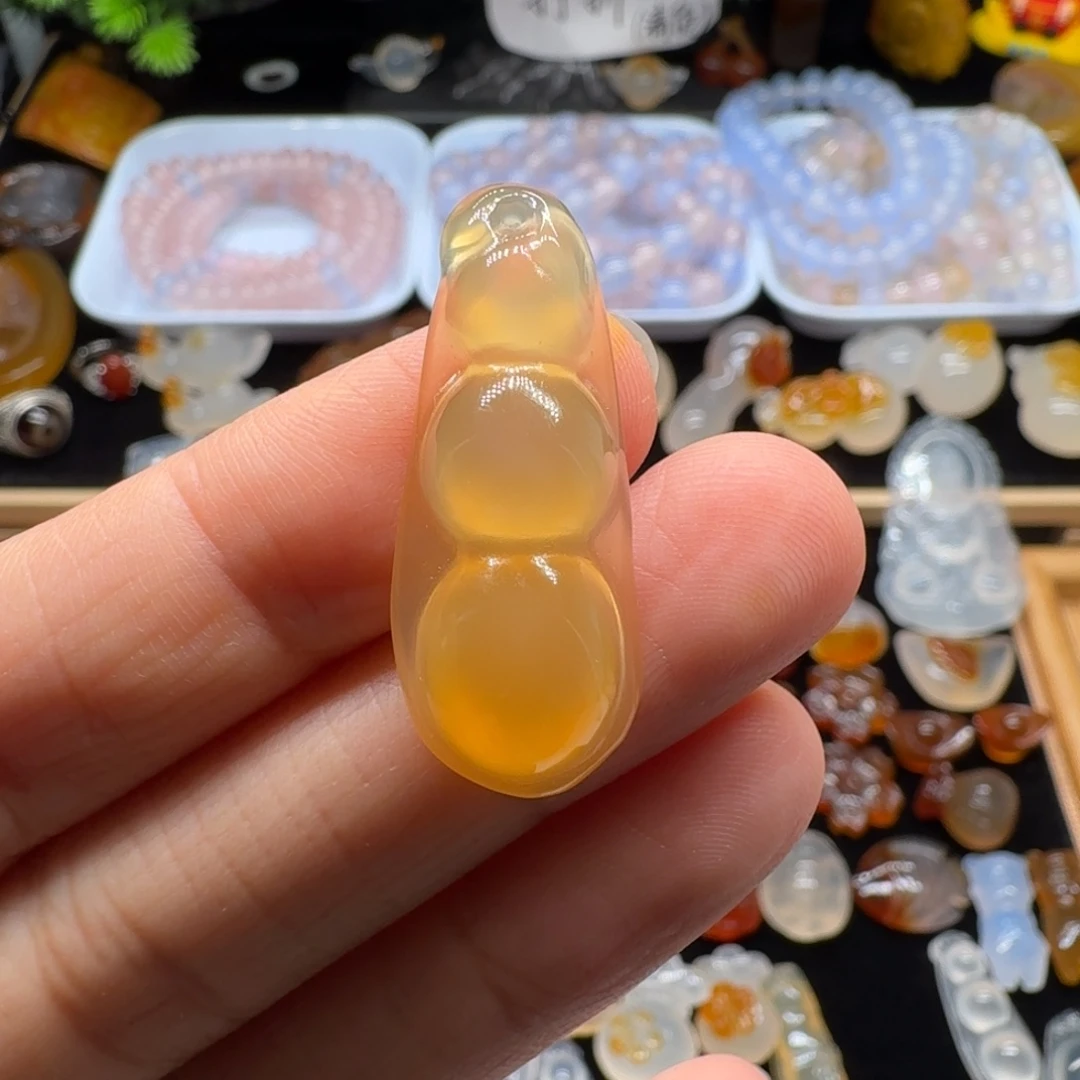 玉***赵玛瑙/玉髓颈饰未镶嵌