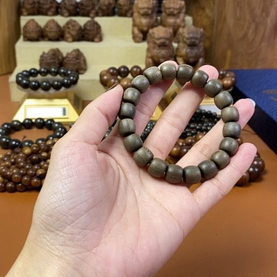 老山檀香阴沉桶珠10-11手串
