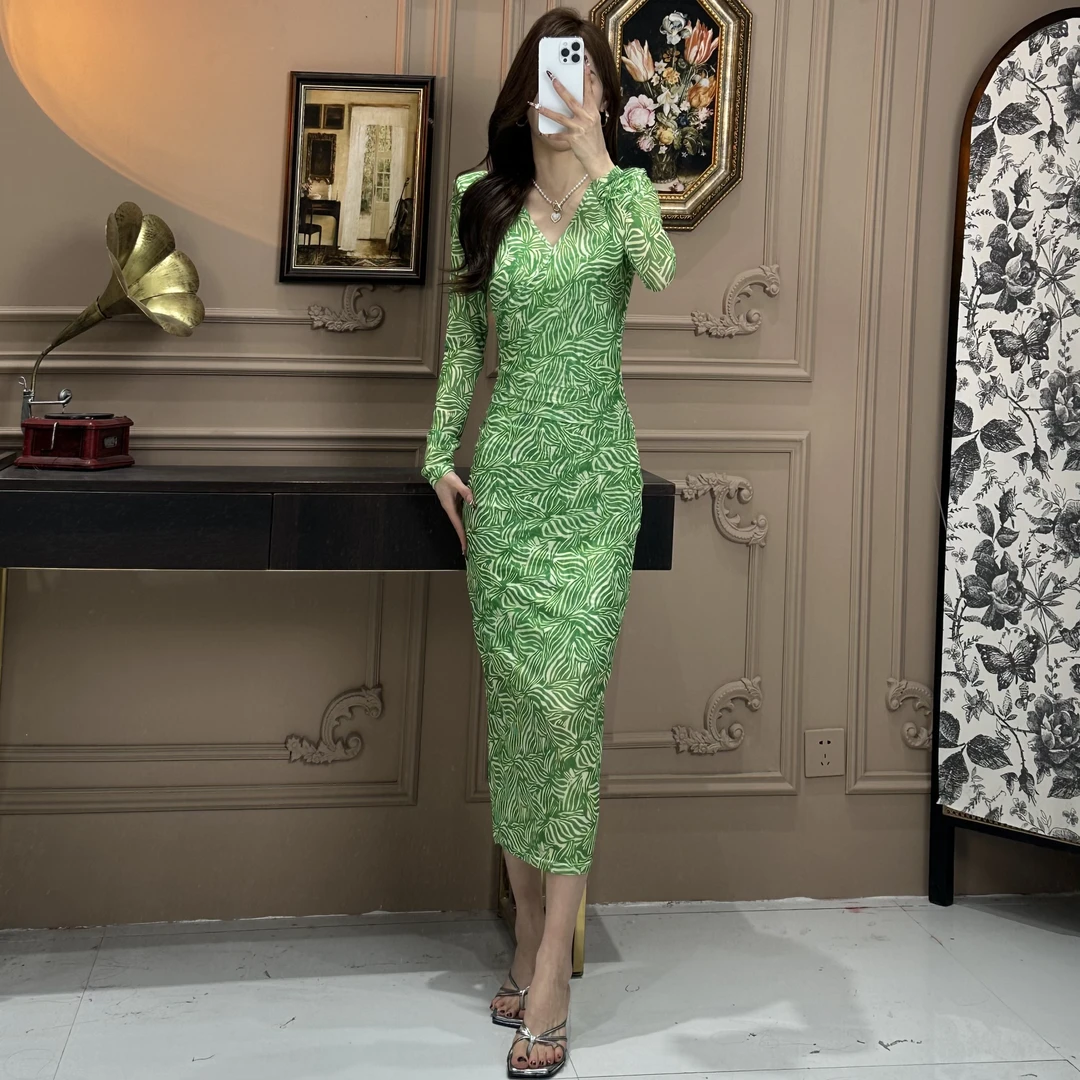 气质女人味轻奢V领长袖莺歌燕舞显瘦包身时尚百搭网纱连衣裙长裙