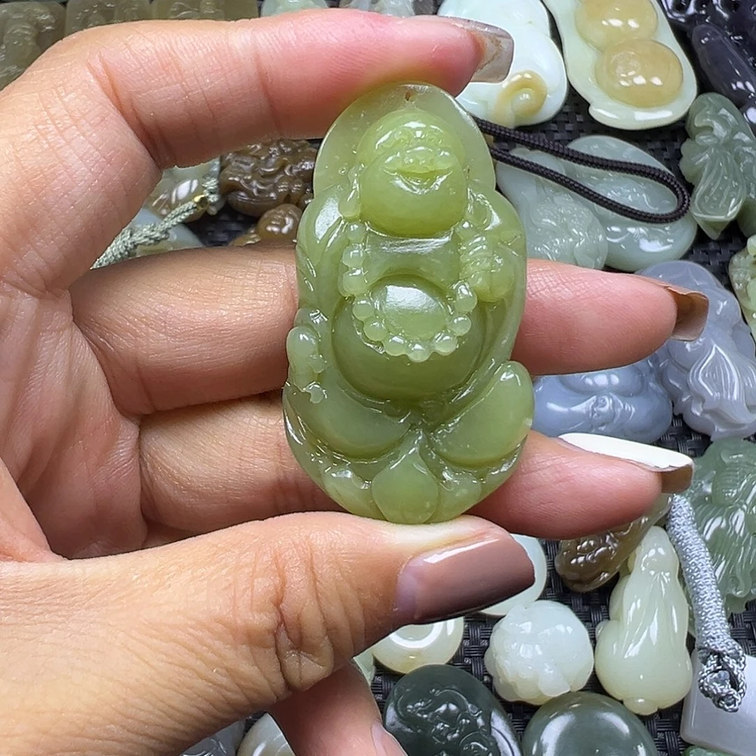和田玉未镶嵌颈饰卡50