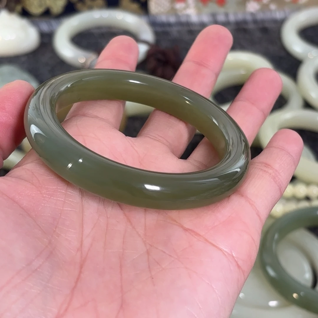 绿***华和田玉（糖玉）未镶嵌手链54.1