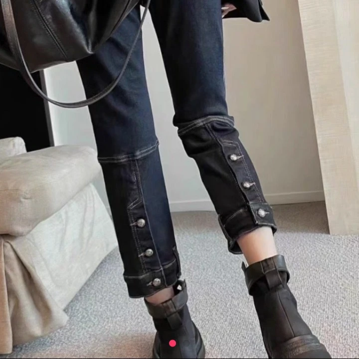 6962高弹8分后扣烟管裤