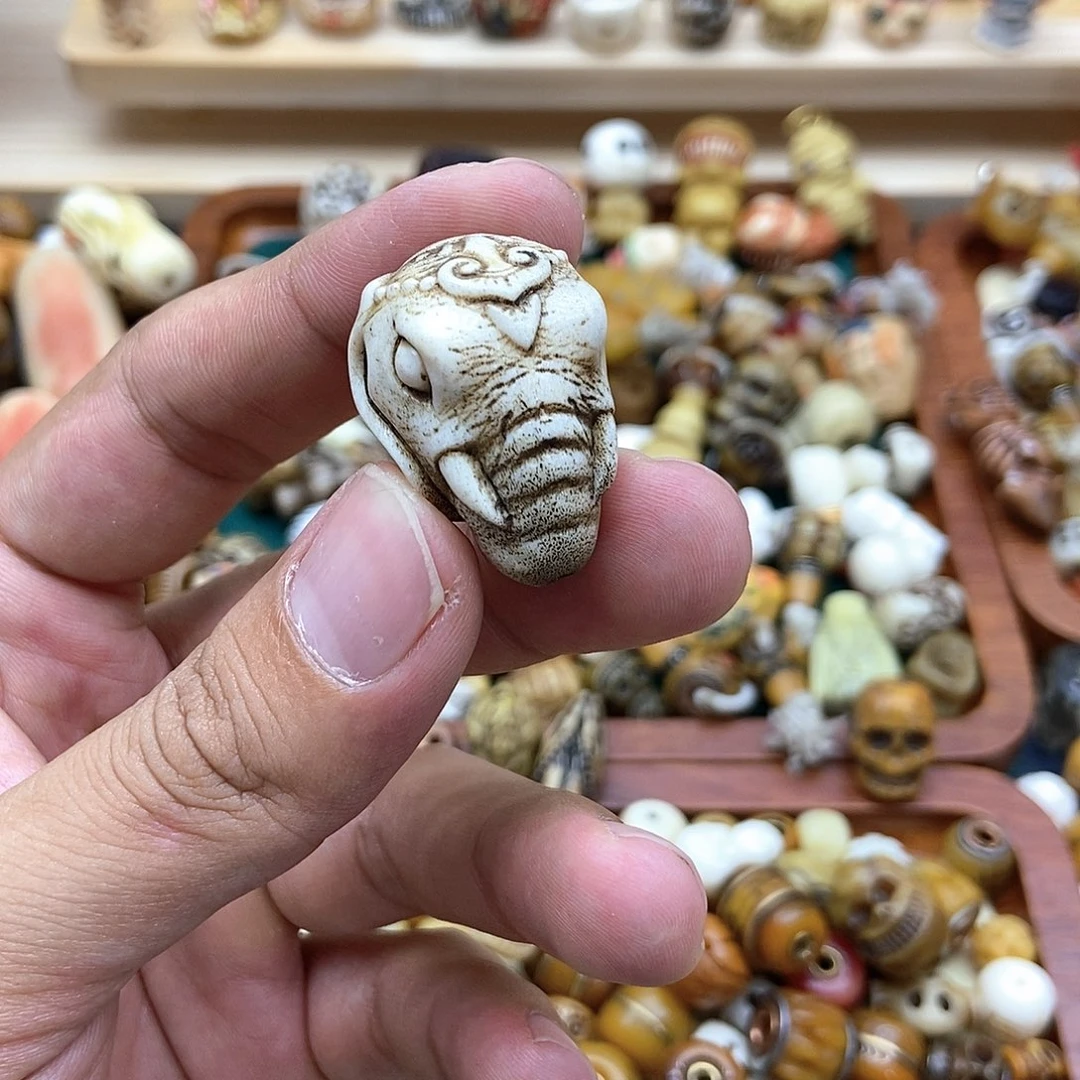 其他驼骨?****?配饰搭配