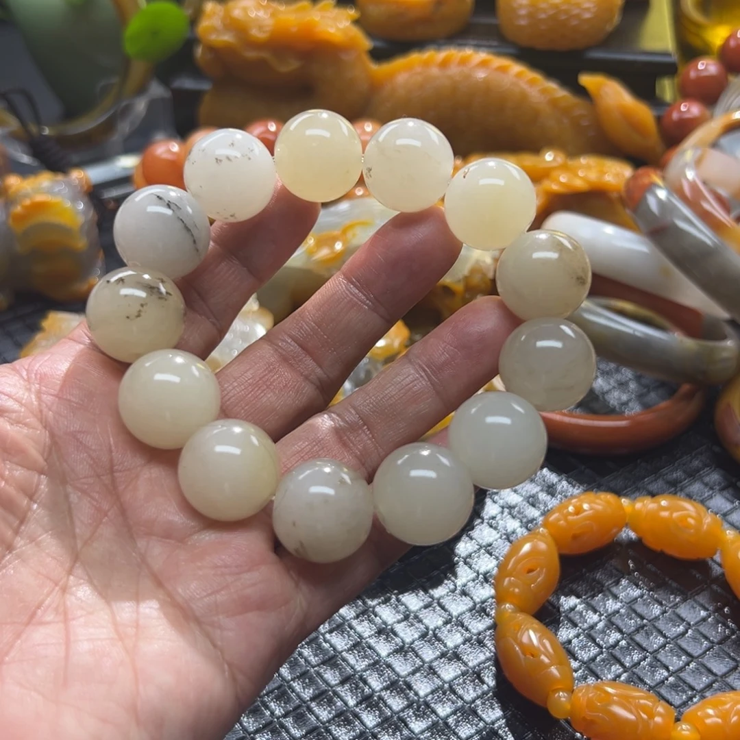 石英质玉未镶嵌颈饰