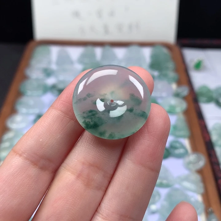 颈饰未镶嵌翡翠冰种飘花平安扣