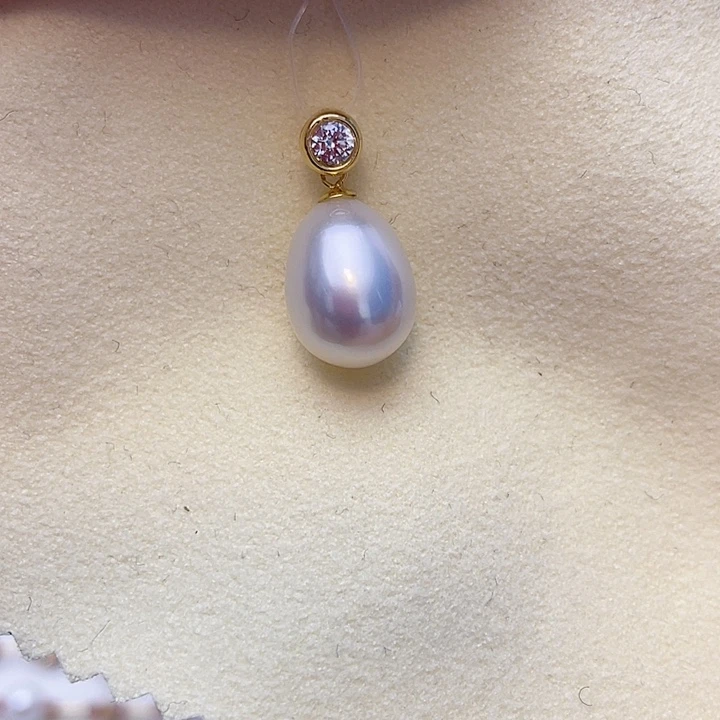 海水珍珠18K金镶嵌颈饰w68