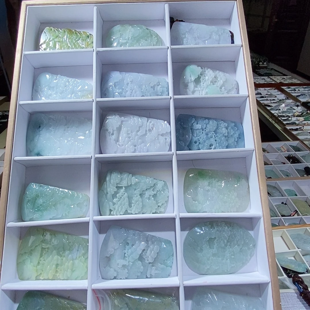 翡翠未镶嵌颈饰多样性仅发一件随机发货