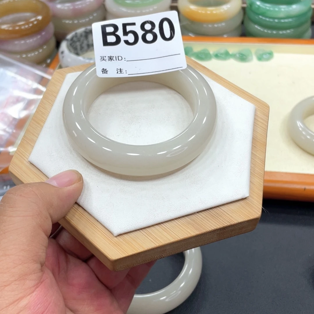 石英岩玉手镯未镶嵌