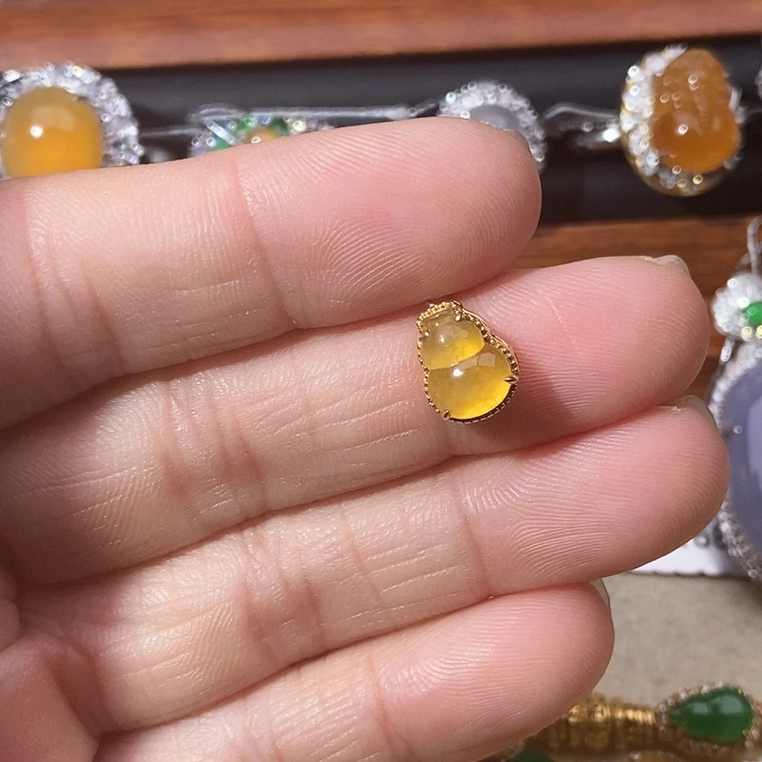 吊坠(不含链)18K金镶嵌翡翠