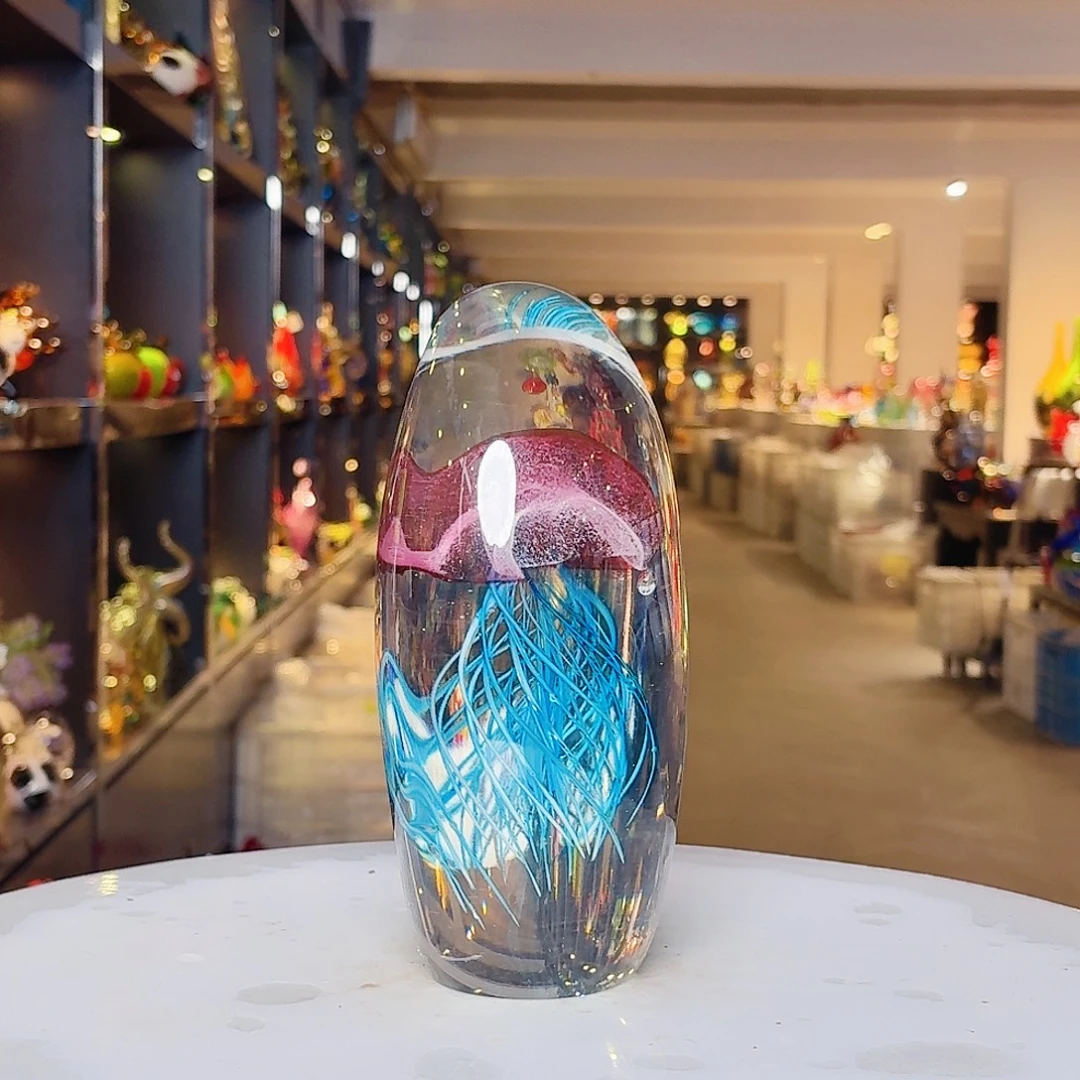 琉璃琉璃塔和金蟾座组成