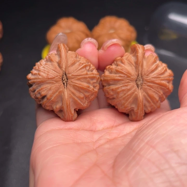 A***R把件桃核43白狮子