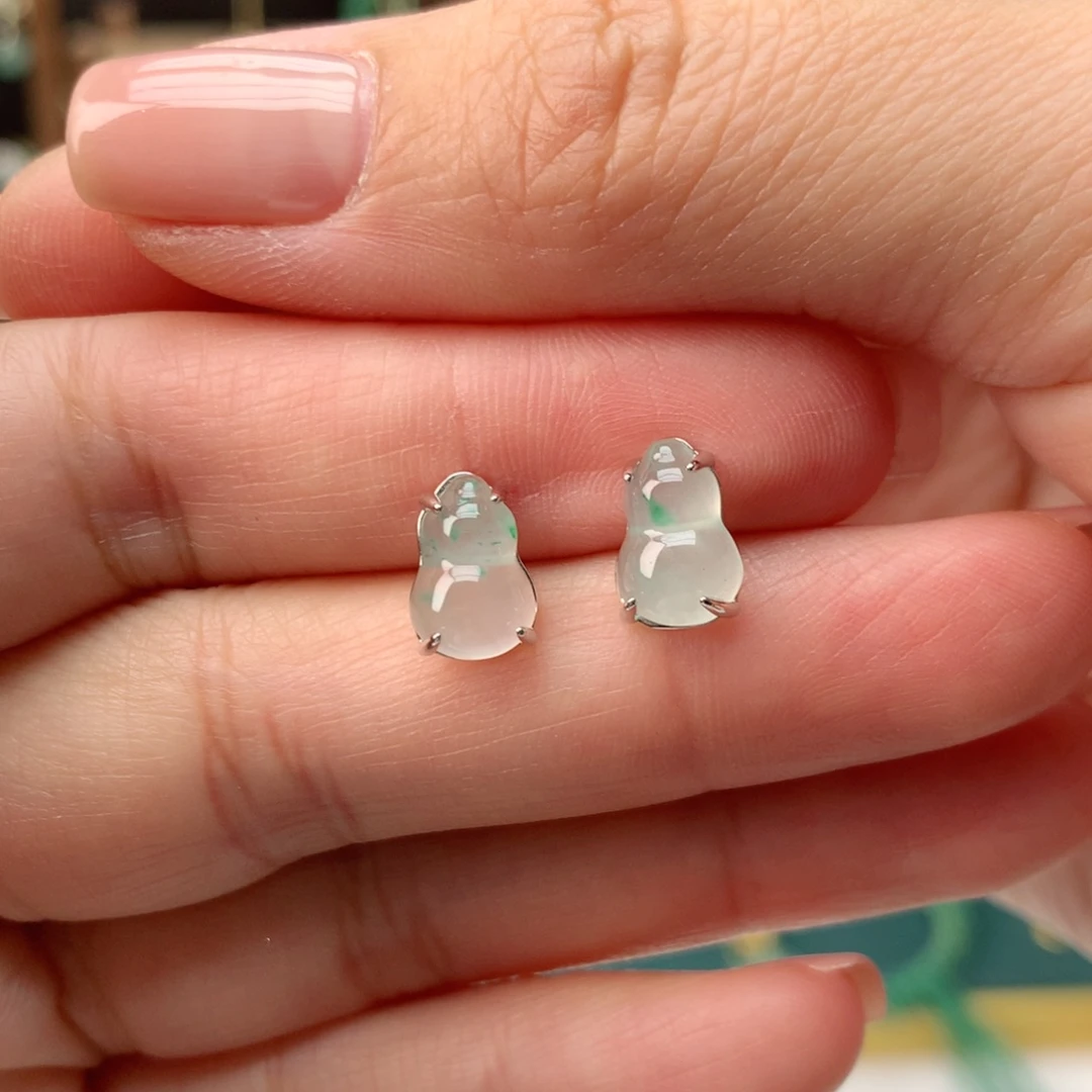 石英质玉（非洲翠）银S925镀金镶嵌冰飘花精品耳钉