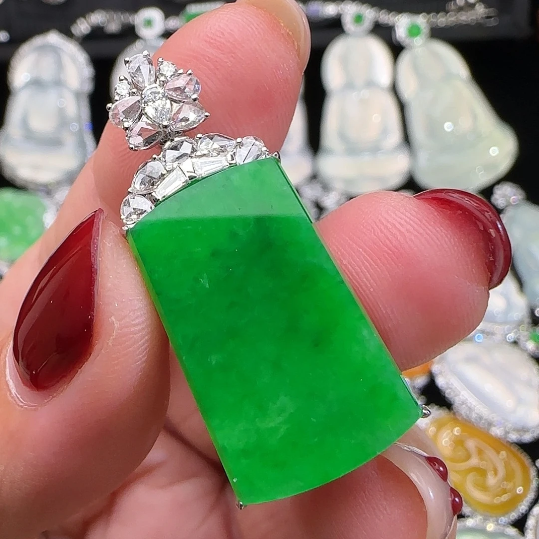 翡翠18K金镶嵌颈饰天然翡翠