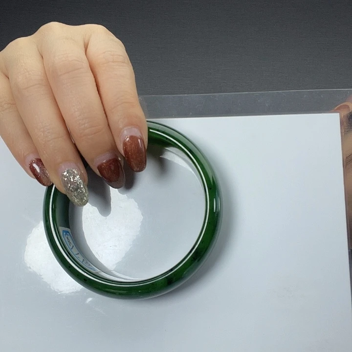 流***月和田玉未镶嵌手镯