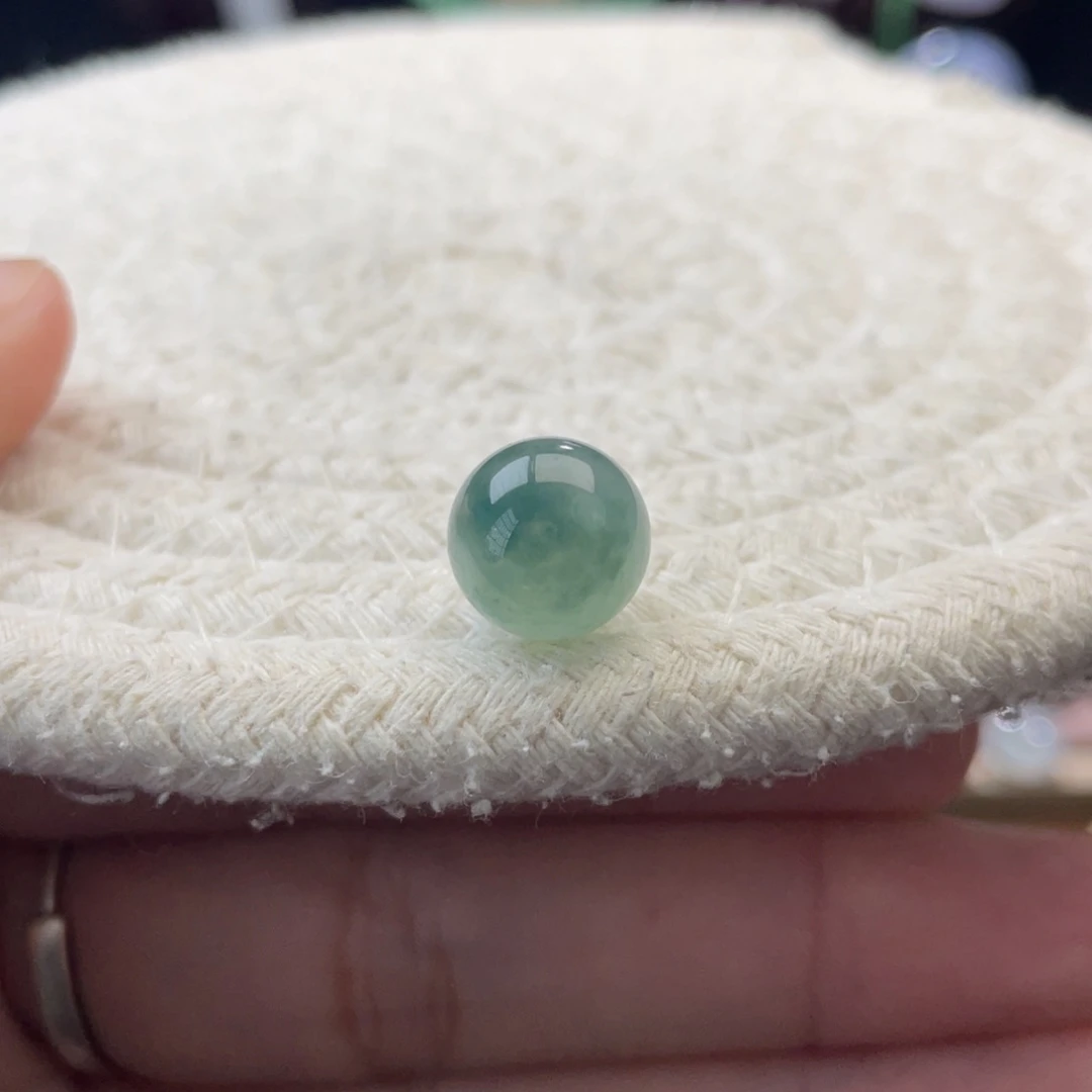 散珠翡翠特色飘花意境圆珠卡10.2mm