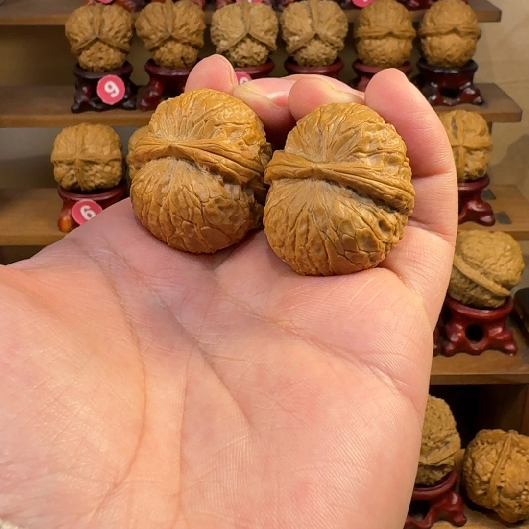 小***学铁核桃把件老树籽铁锤妹妹