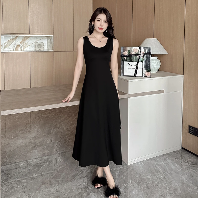 赫本风显瘦u领连衣裙女夏季2025新款长裙背心打底裙修身a字小黑裙