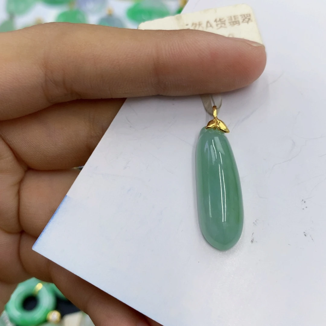 翡翠18K金镶嵌颈饰翡翠