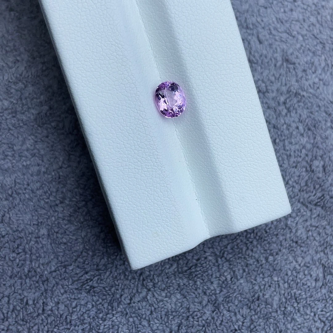 托帕石裸石1.1Ct。