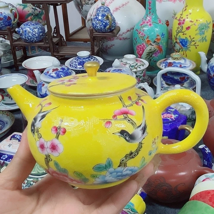 景德镇陶瓷协会常务秘书，
