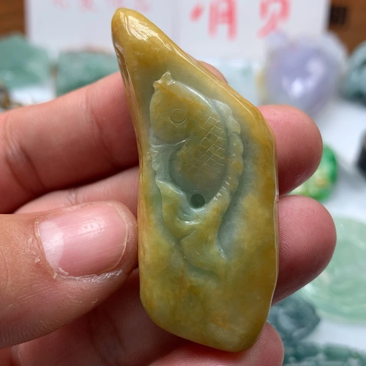 翡翠颈饰未镶嵌保真天然A货翡翠