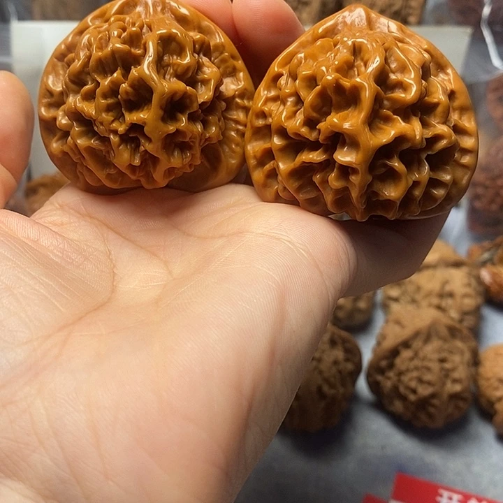 吊坠文玩核桃白狮