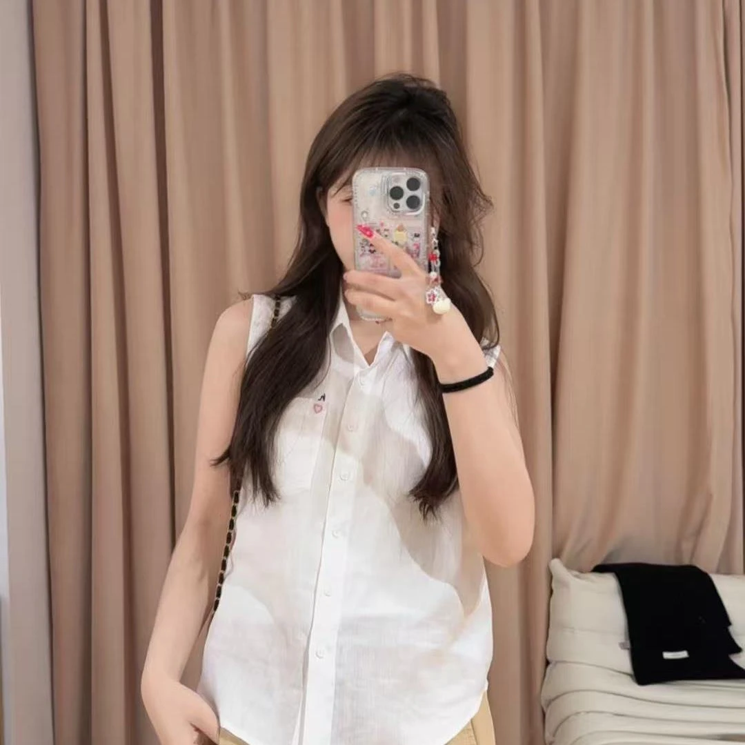 84815余小鱼【风间背心】两色POLO领单排扣气质百搭无袖衬衫女装