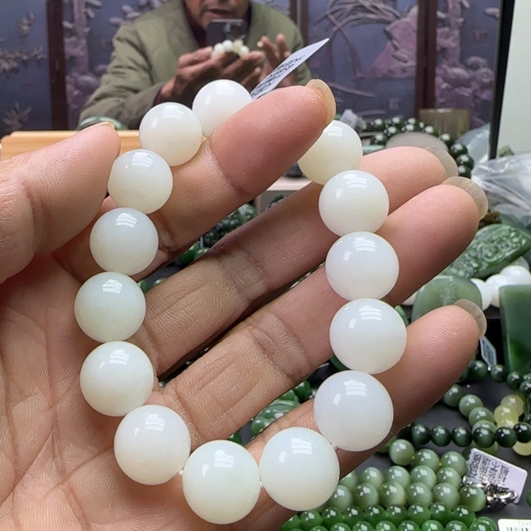 和田玉未镶嵌珠宝奇石