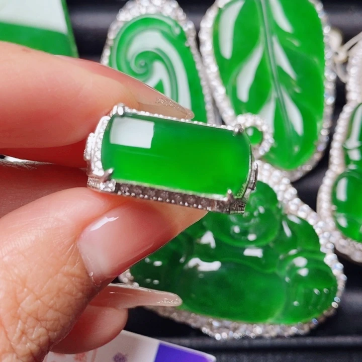 翡翠戒指未镶嵌?***诚天然翡翠正品