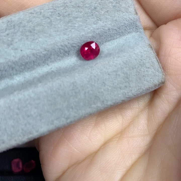 红宝石裸石0.7ct缅甸红宝石