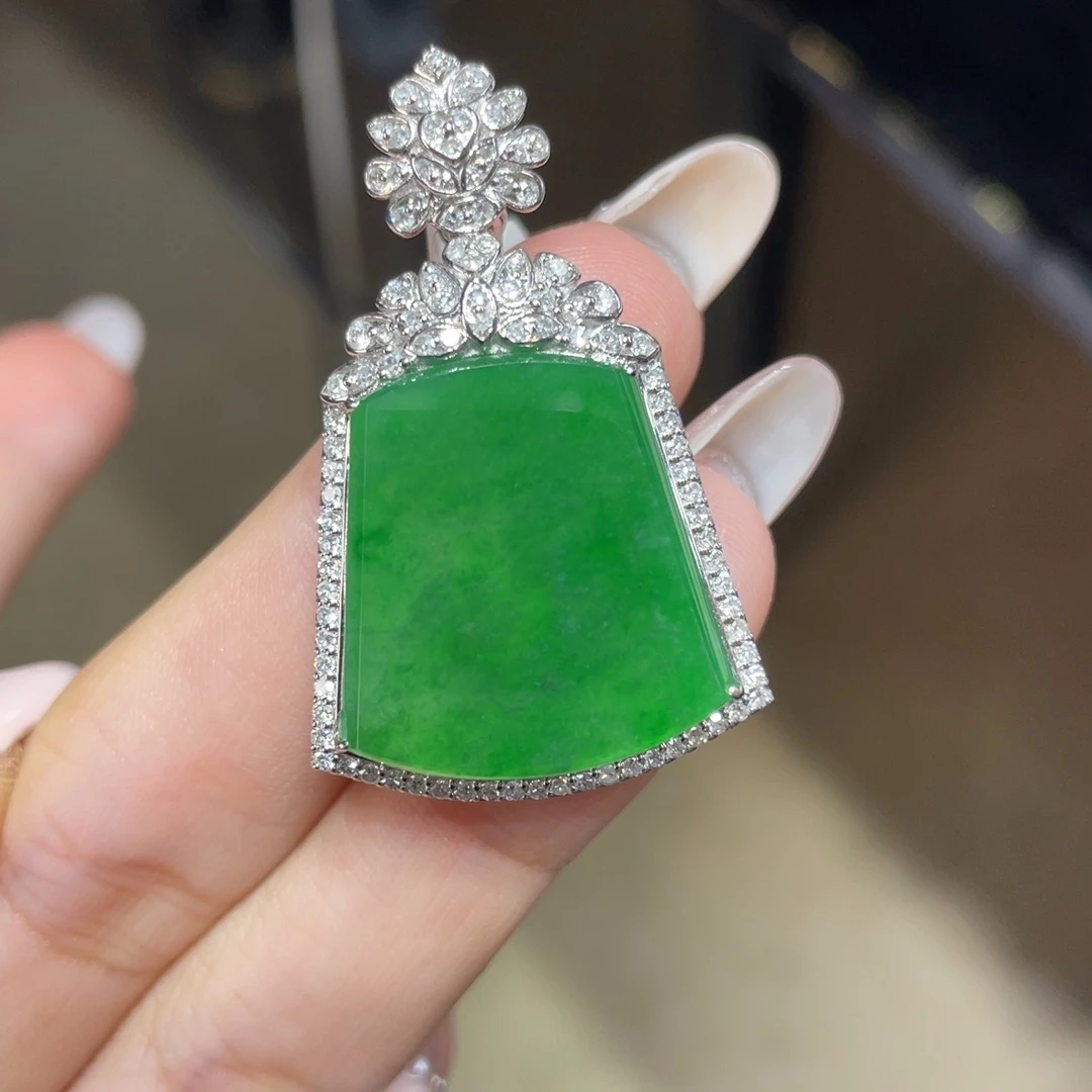 翡翠颈饰18K金镶嵌天然缅甸翡翠a货