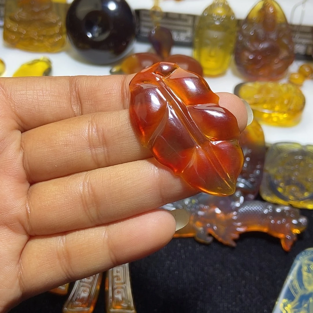 琥珀未镶嵌颈饰缅甸天然琥珀吊坠